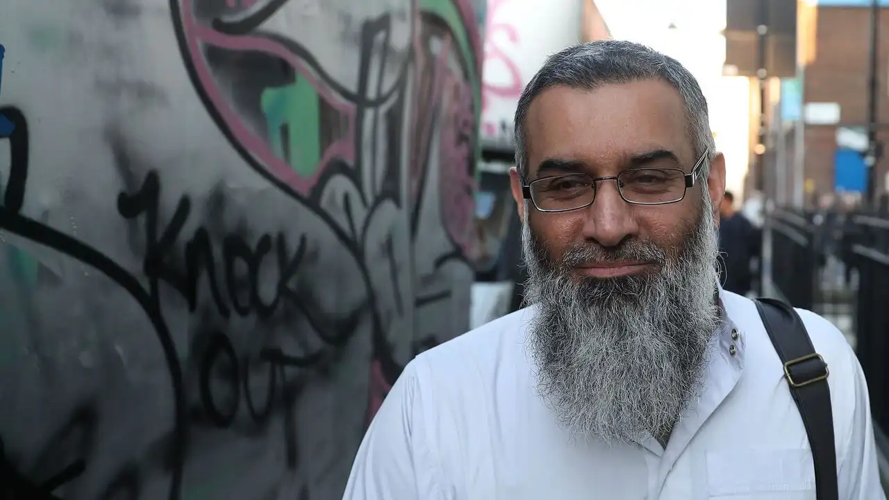 Anjem Choudary sentenciado a cadena perpetua por liderar una organización terrorista